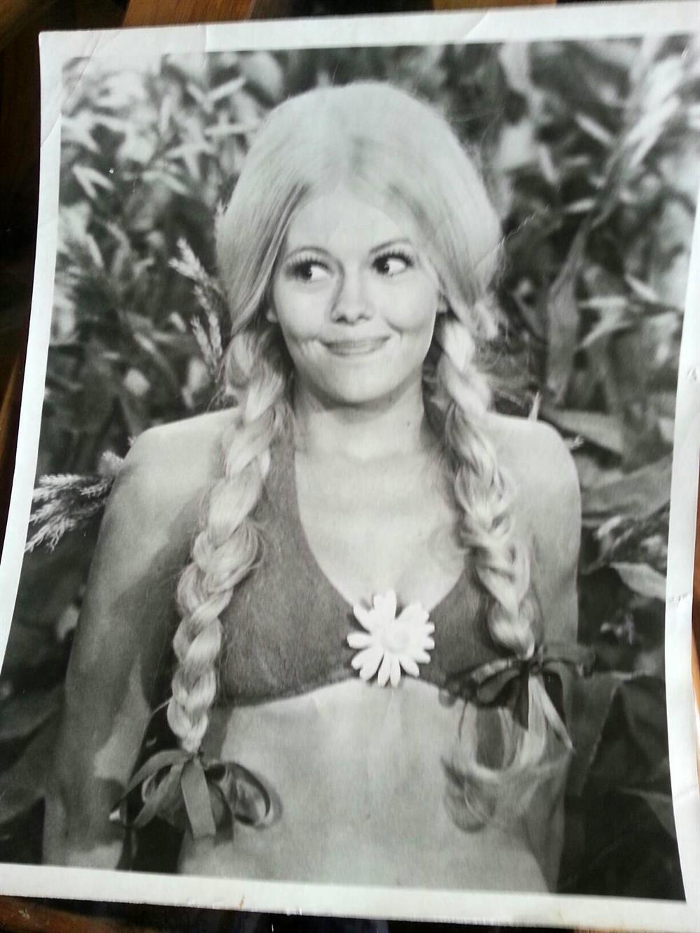 Misty_Rowe_first_Hee_Haw_year,_age_21[1]