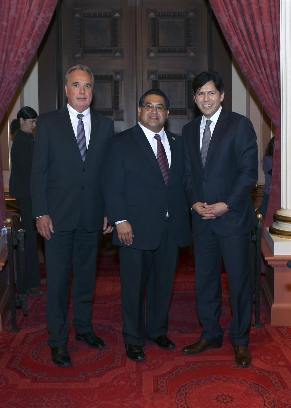 Ramos_with_Morrell_and_de_Leon_(1)[1]