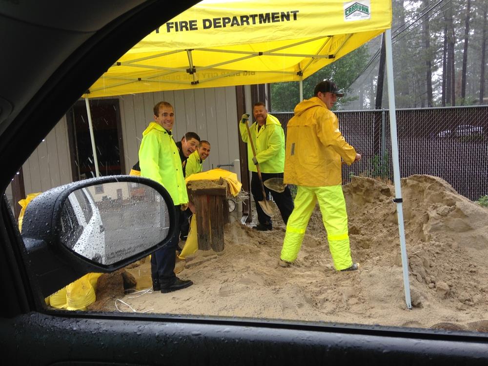 BBFD_Filling_Sandbags[1]