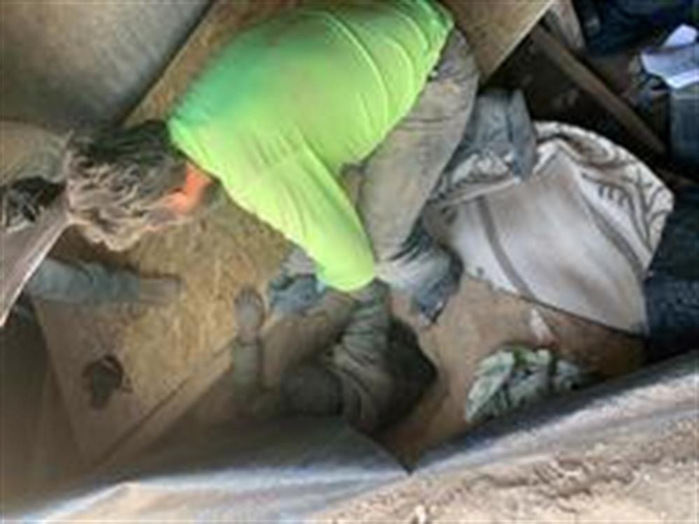 SBCo Sheriff MET suspects hide in bunker 0121a