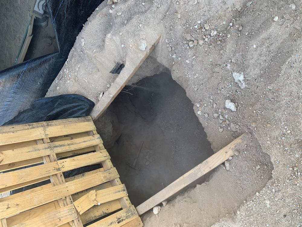 SBCo Sheriff MET suspects hide in bunker 0121b