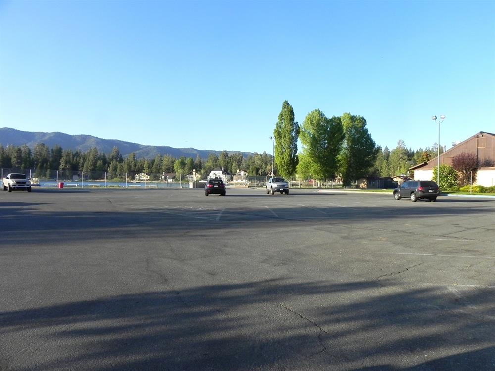 Parking Meadow Park