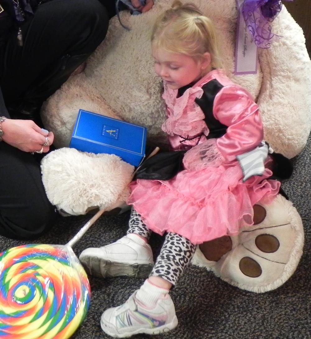 The cutest Halloween costume wearer