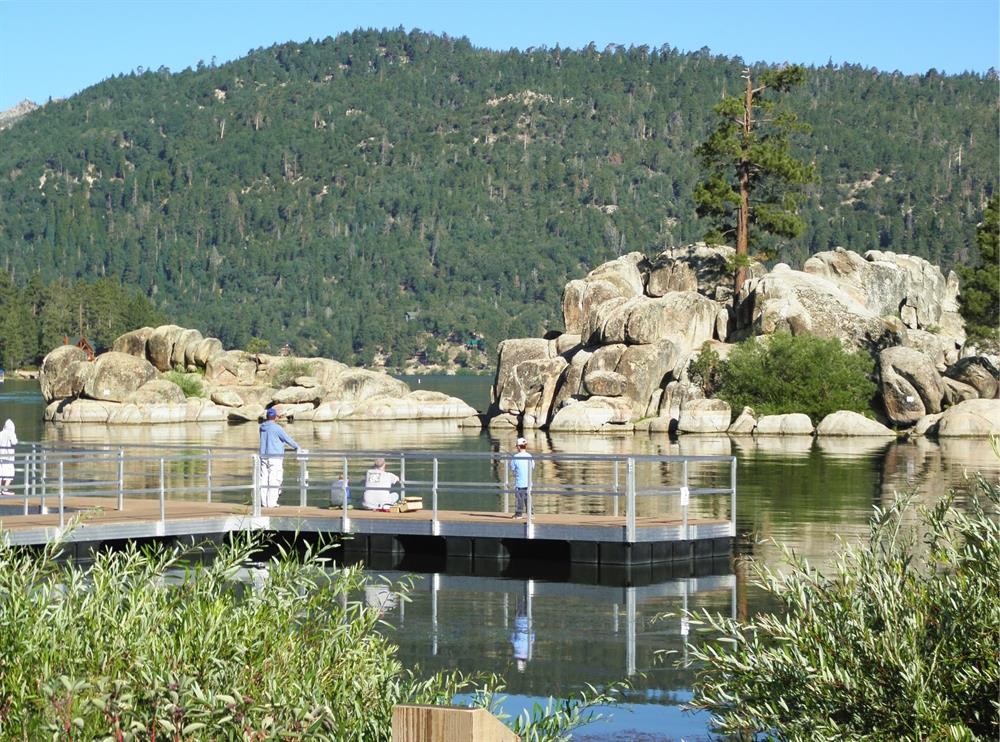 Fishing dock Boulder Bay Park