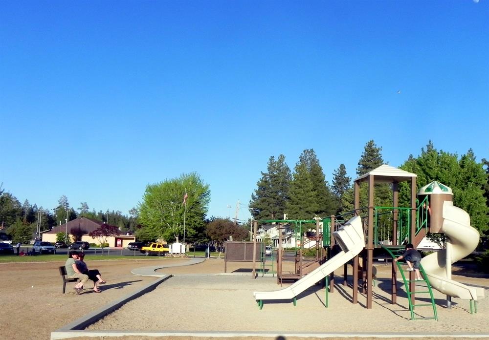 Second playground Meadow Park