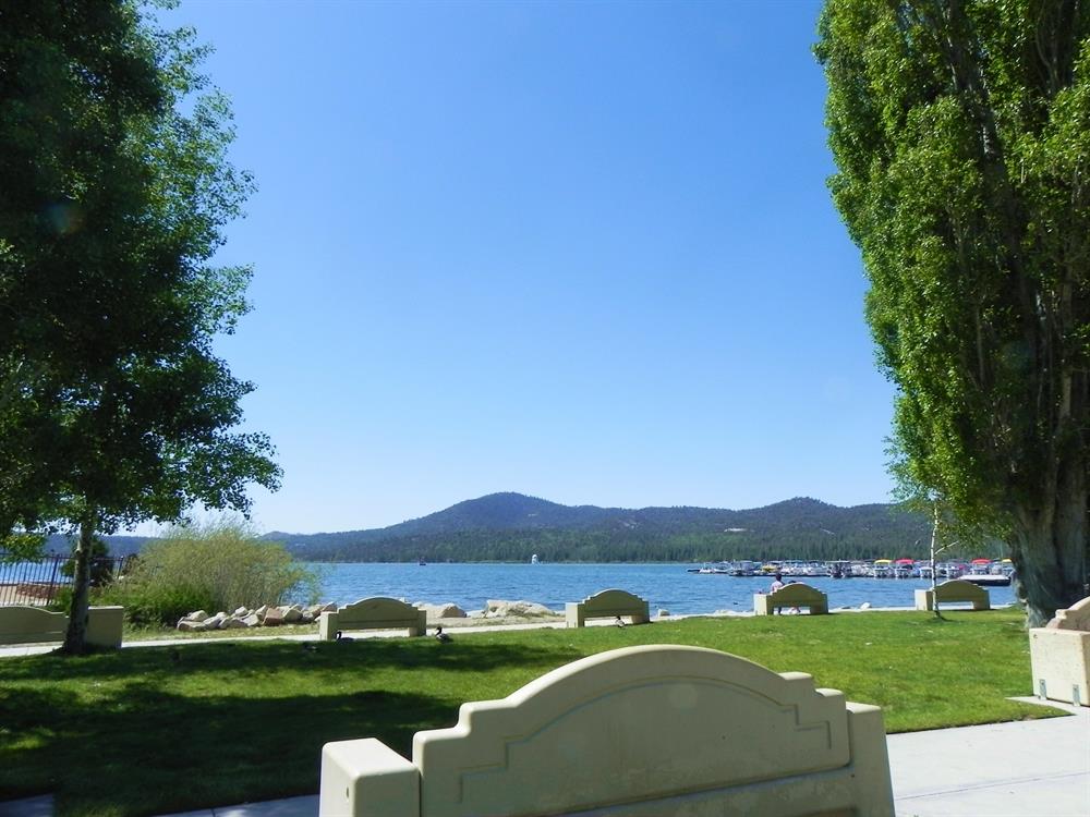 Rotary Pine Knot Park lake view