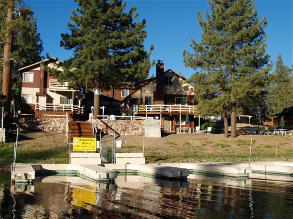 Lakeside view of Mallard Bay Resort