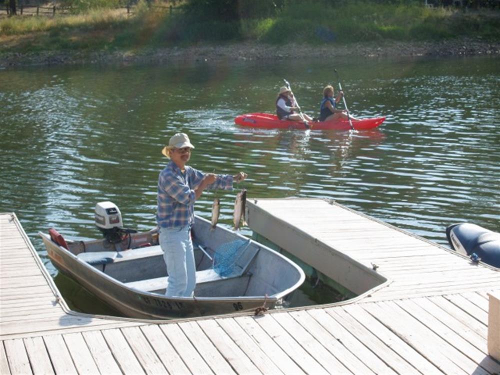 Mallard Bay Resort guest w fish