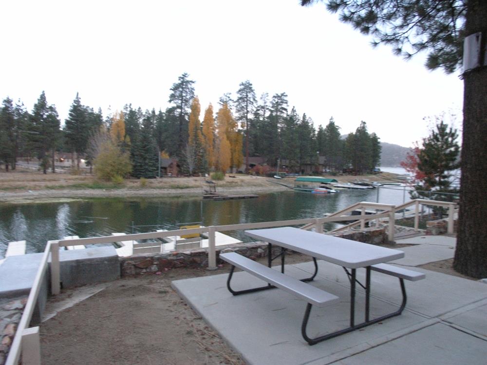 Picnic table